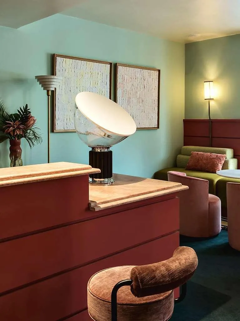 פריז Hotel Mercedes 4*,  צרפת
