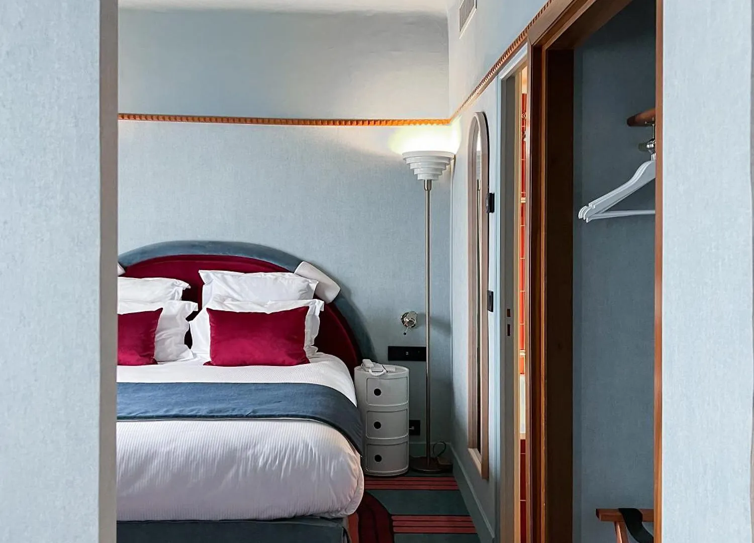 Hotel Mercedes Paris 4*,  France